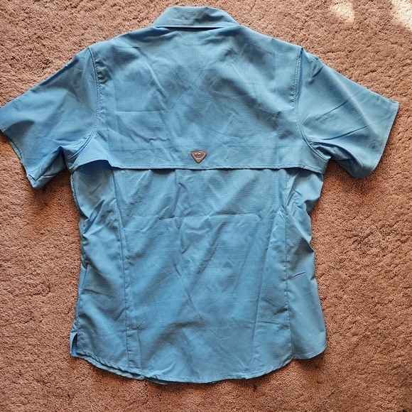 Blue Columbia Shirt size S EUC - Picture 4 of 4